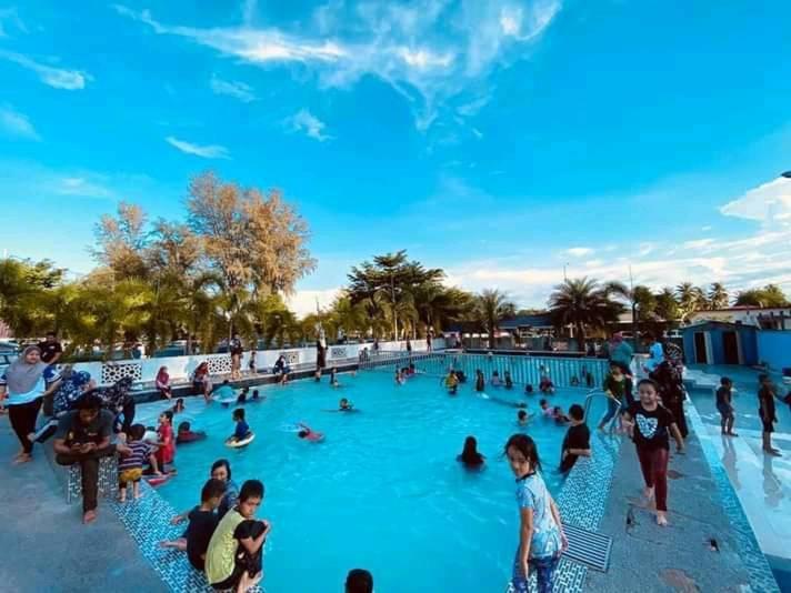Dgeting Beach Resort Tumpat Exterior foto